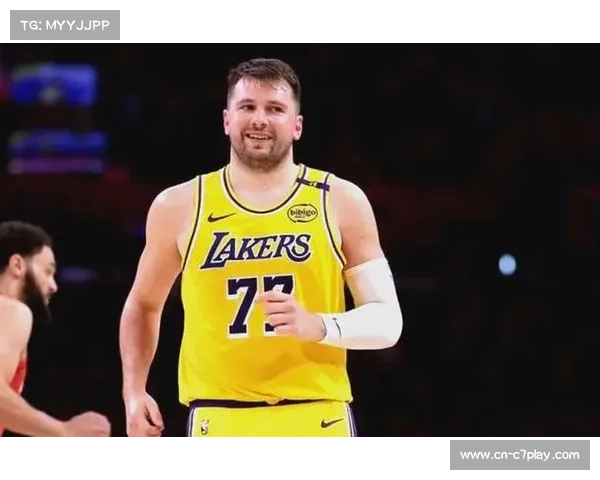 东契奇引领湖人冲击四连胜 挑战开拓者争夺胜利