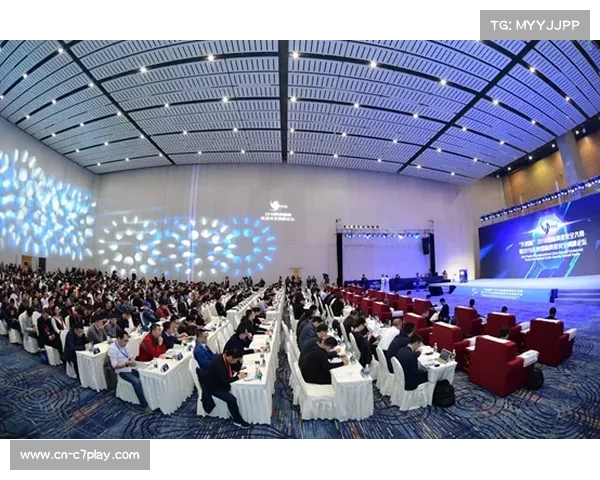 天府国际会议中心大屋檐观赛现场气氛热烈