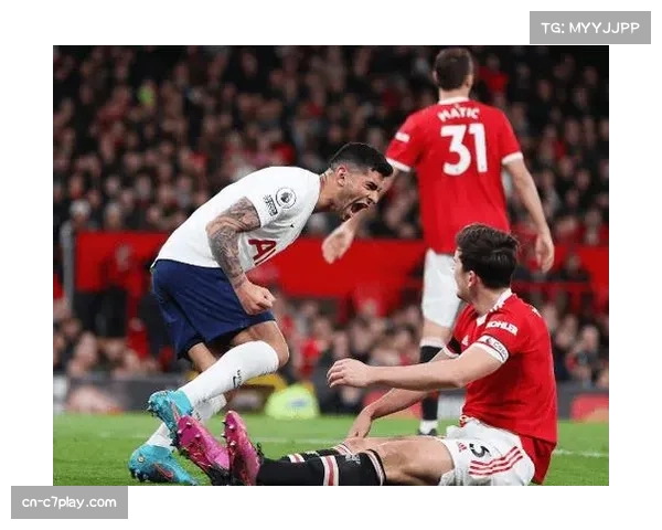 光明球场大雨中，森林五球狂欢击碎桑德兰欧战梦